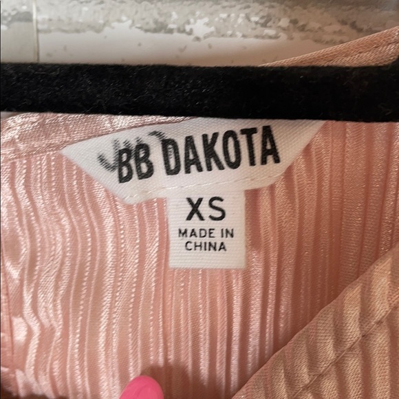 BB Dakota Cold Shoulder Pink Ruffle Blouse - Picture 8 of 14